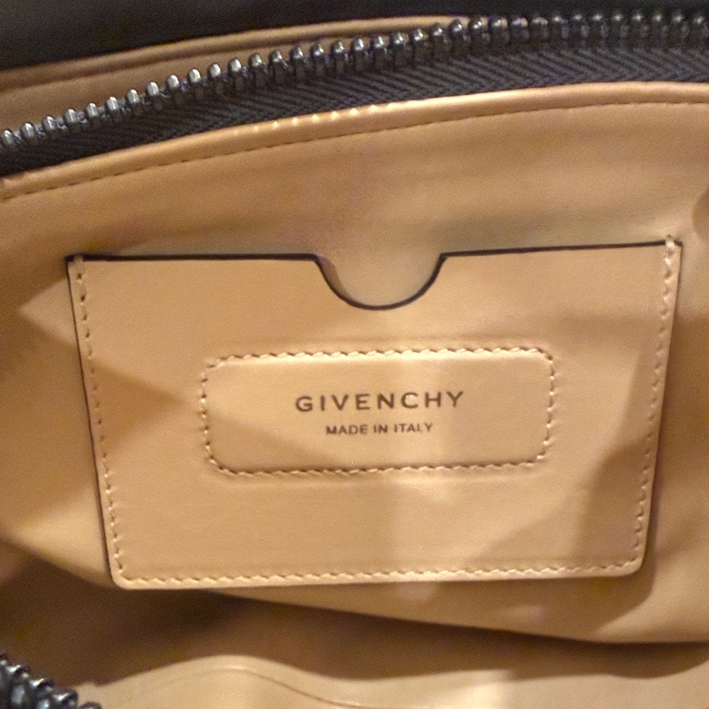 🚨$369 Down From $489 MEMORIAL DAY SALE Givenchy ID93 Shoulder Bag 🚨 - Picture 11 of 17